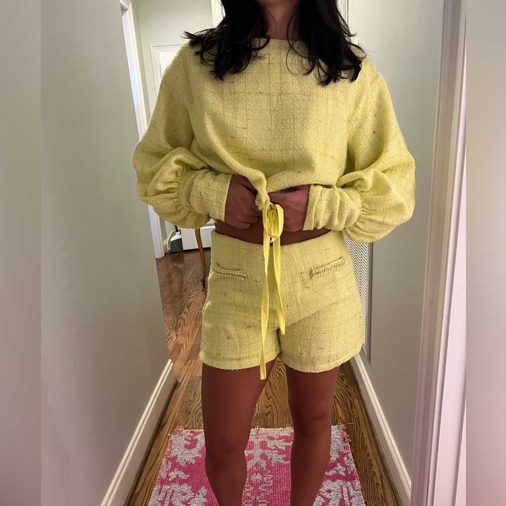 SAVVYKAYBOUTIQUE YELLOW TWEED SHORTS SET